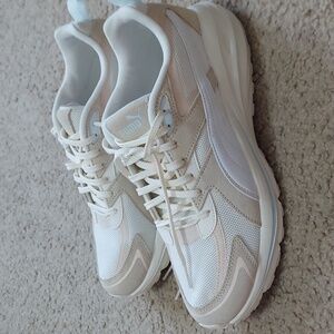 Puma sneakers 11